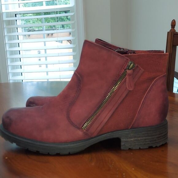 Earth Jordan Ankle Moto Bootie Distressed Red Wine Leather - Women 9.5 D - Picture 3 of 8